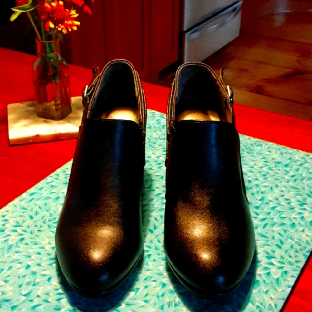 Life Stride High Heeled Shoes